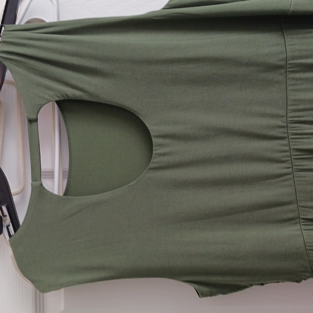 Dress - Picture 3 of 3